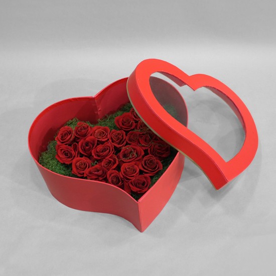 Καρδιά με κόκκινα Forever Roses