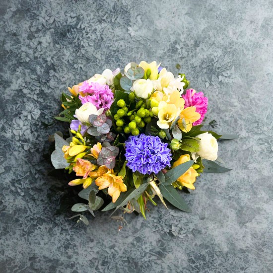 Μπουκέτο με ζουμπούλια και λουλούδια του αγρού 